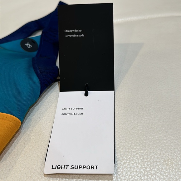 Nike PRO INDY MINIMAL DESIGN LIGHTWEIGHT With DRI-FIT Technology Sports Bar - Picture 5 of 10